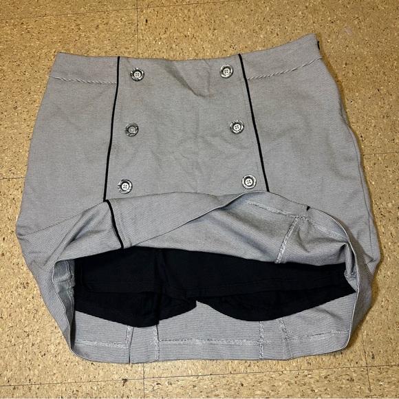 Lizzie Driver Womens Stretch Skirt Skort Tennis Golf White Black Stripe Sz 12 - Picture 2 of 6